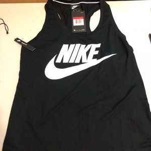 Women’s Nike shirt